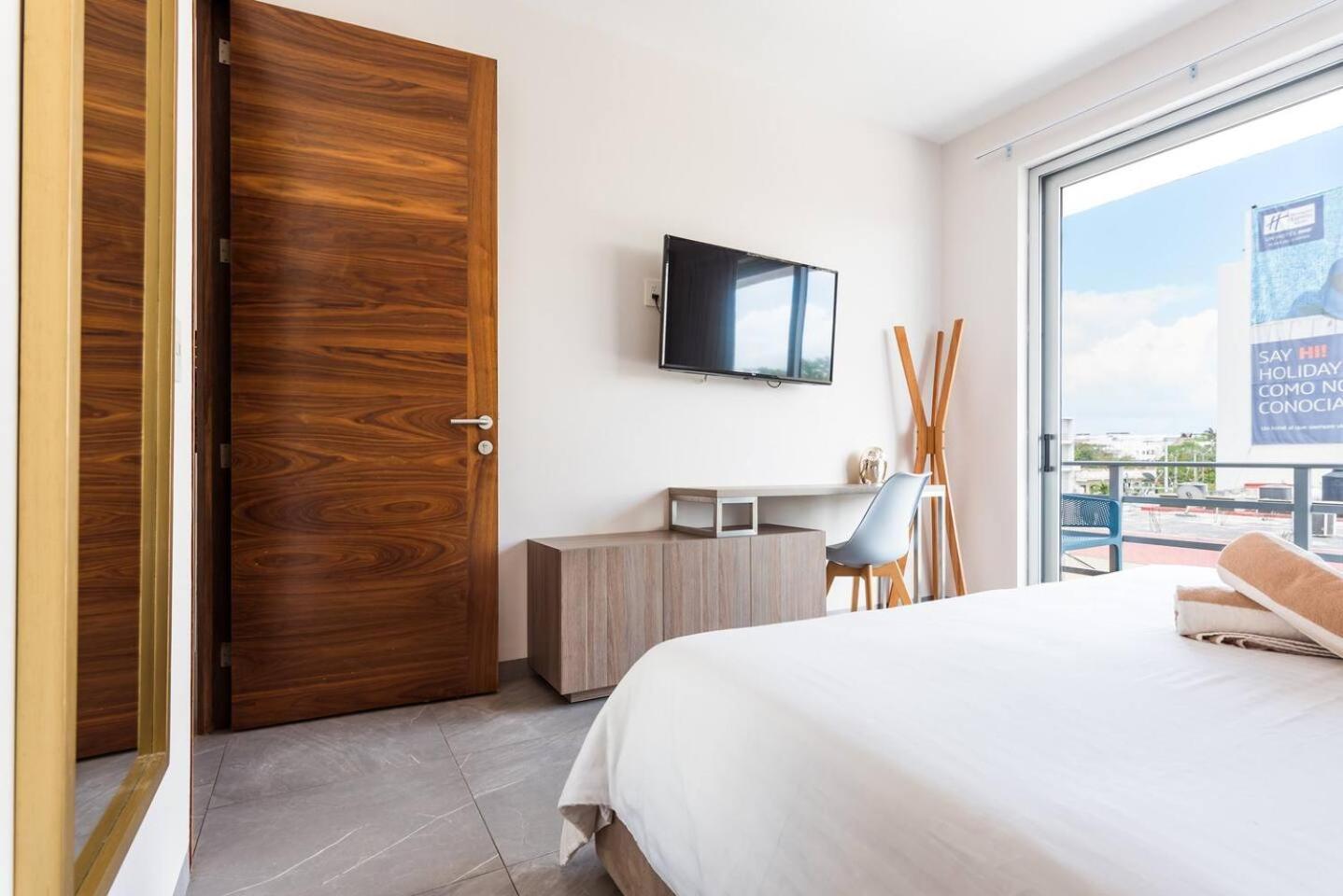Haven Sleeps 16 Apartamento Playa del Carmen